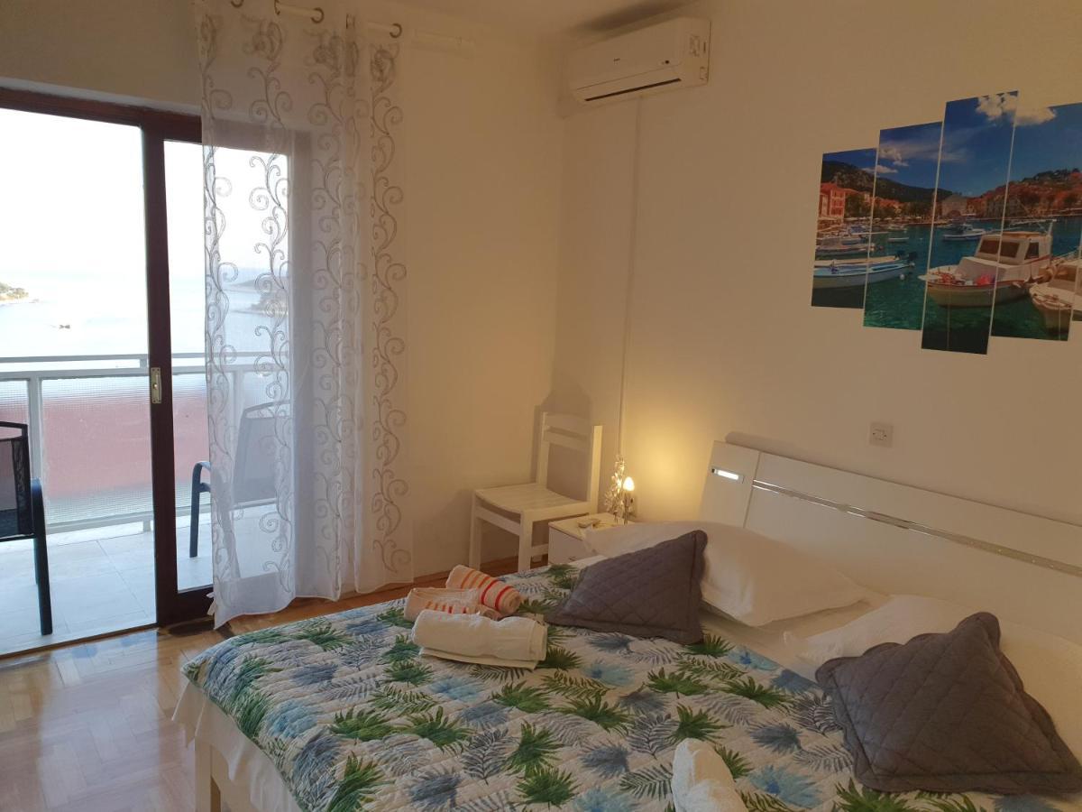 Apartments Luci Hvar Town Exterior photo